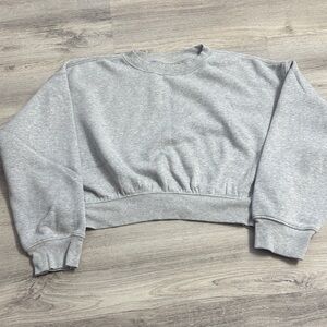 Universal Thread Light Gray Cropped Sweatshirt